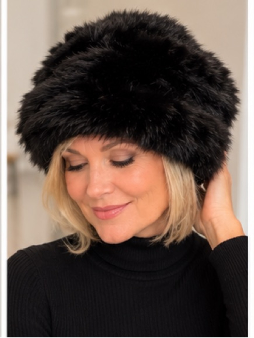 NEW: Faux Fur Black Hat Shoulder Bag Set - Stylish Winter Accessories dust bag - Picture 2 of 10